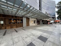 UE Square (D9), Retail #551231201